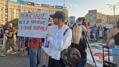 „M-a amenințat că mă omoară și îmi ia copilul dacă îl părăsesc”. Linia de urgență 0800.500.333 și aplicația BrightSky, două instrumente utile pentru victimele violenței domestice