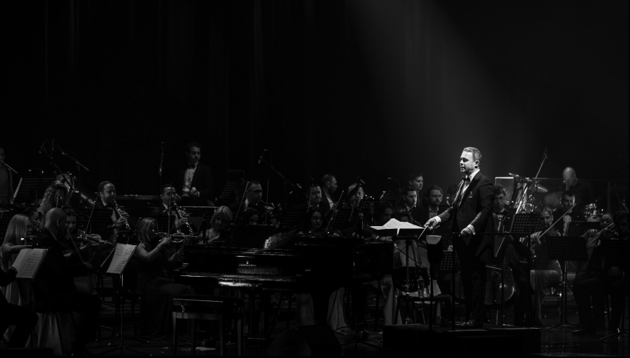 (w882) concert An