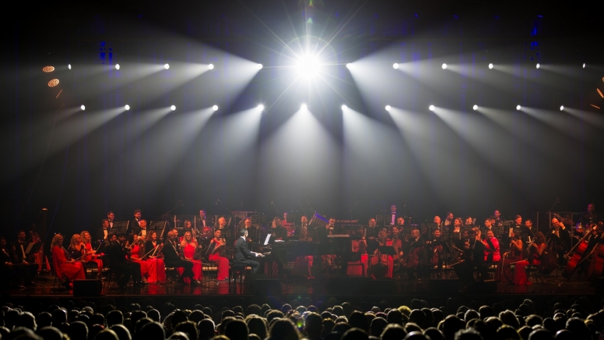 (w882) concert An