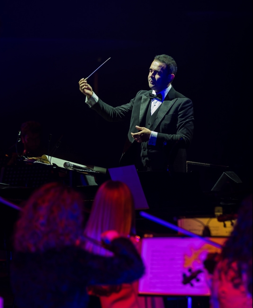 (w882) concert An