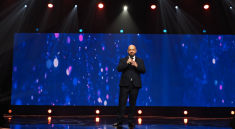 Teolog şi muzician, baritonul Lucian Petrean semnează o declaraţie de preţuire în emisiunea “Dăruieşte Românie”