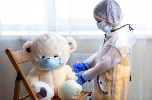 De ce nu-și vaccinează românii copiii, deși imunizarea le-ar putea salva viața 