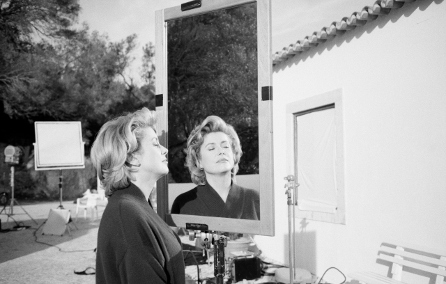 „Catherine Deneuve în fața obiectivului” - povestea unei reinventări continue, la TVR 1