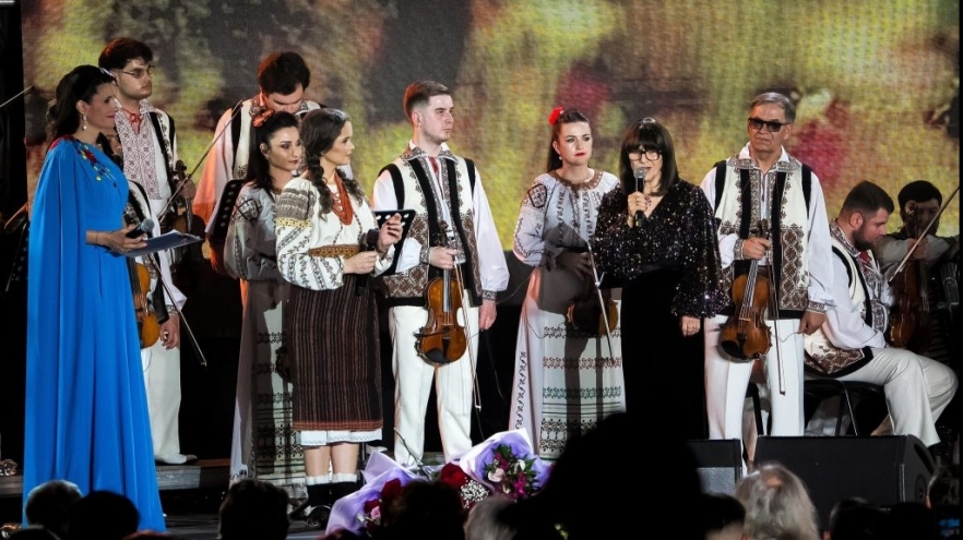 (w882) concert An