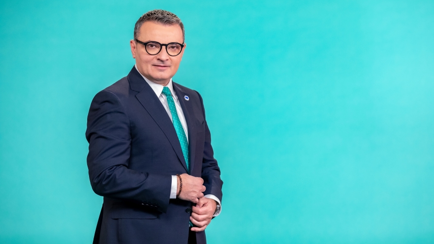 (w882) Mihai Radu