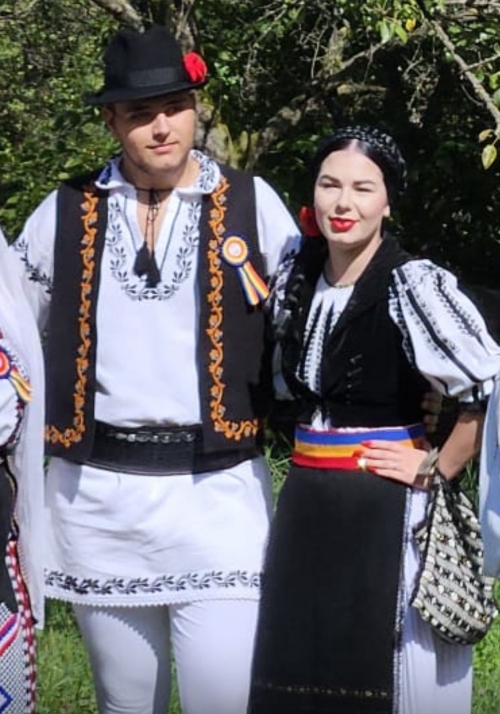 (w500) TinereÈ›ea