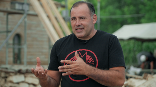 EUGEN VAIDA - ”PĂLĂRIE ȘI BOCANCI PENTRU MONUMENTE”