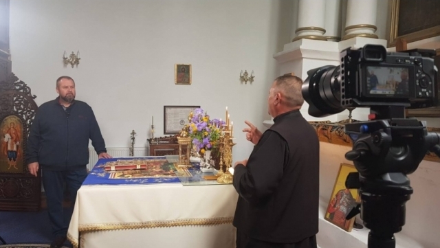 Legenda „Bisericii Scroafei” şi o vizită în oraşul lutierilor, în prima ediţie a sezonului 25 „Exclusiv în România”, la TVR1 | VIDEO