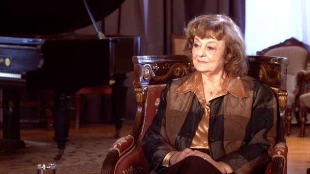 Poeta ANA BLANDIANA şi MIRCEA DUMITRU în DIALOGURI ACADEMICE 