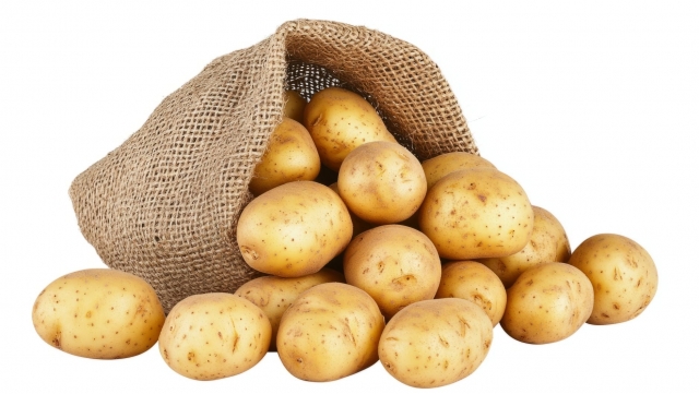 Originea surprinzătoare a cartofului: un hibrid între o roșie și un cartof sălbatic