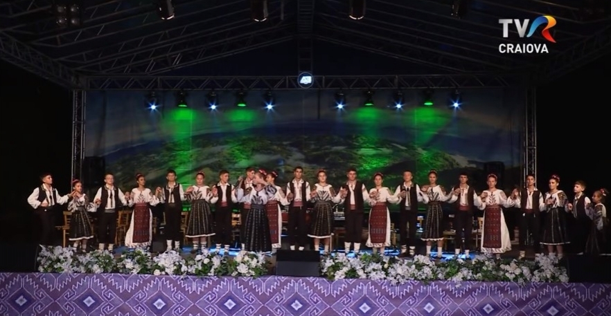 (w882) Festivalul