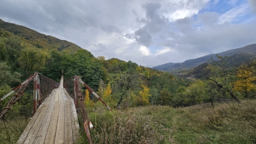 Cascada Cașoca, mamutul de stepă, punţile de Buzău şi Rusty Elveţia... Doar un nou episod „Exclusiv în România”