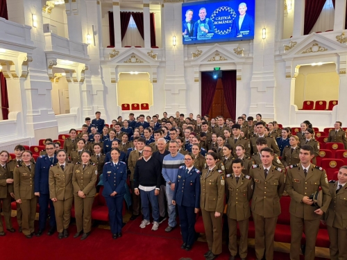 Virgil Ianţu, Adelin Petrişor şi Marius Florea Vizante, faţă în faţă cu studenţii Academiei Tehnice Militare „Ferdinand I”