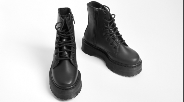 (P) Cum să menții ghetele de damă curate și în stare perfectă? 