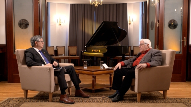 Scriitorul, istoricul literar și criticul literar Mihai Zamfir, în 