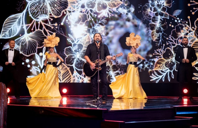 Gala “GHEORGHE GHEORGHIU 50” la “Drag de România mea!”