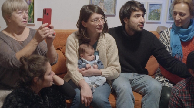 O poveste emoţionantă, dar mai ales personală, în documentarul „O familie aproape perfectă”. În premieră la TVR CULTURAL