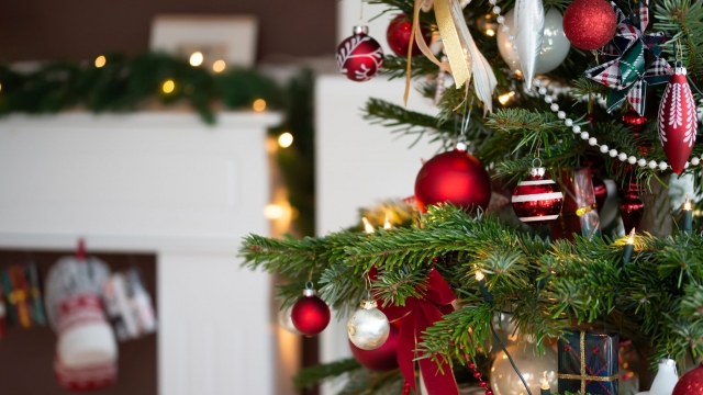Tendințe de decorare a pomului de Crăciun 2025