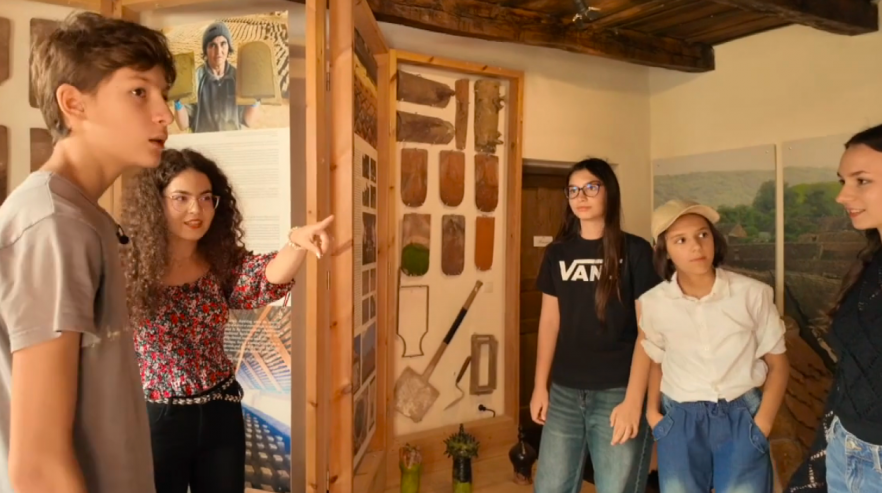 Regele Charles al III-lea şi Viscri, în centrul emisiunii „Cursa prin istorie