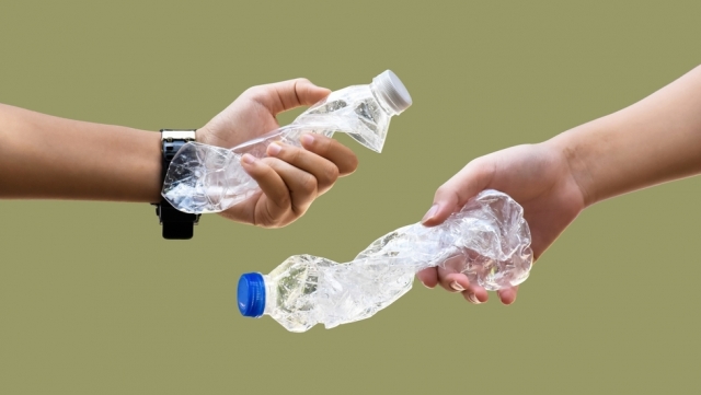 (P) 7 motive să renunți definitiv la apa la PET