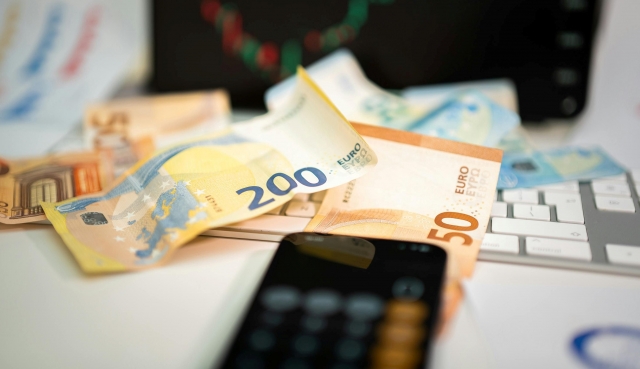 (P) Conturi în euro pentru persoanele fizice: avantaje și dezavantaje