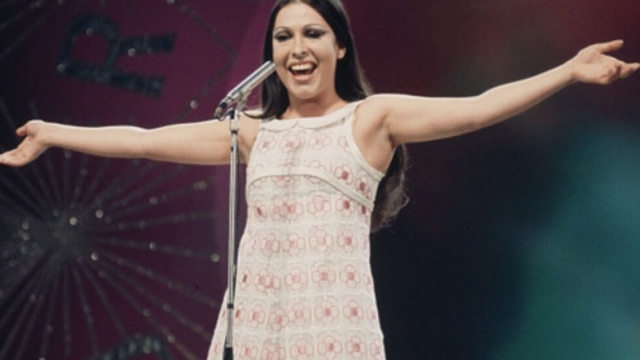Massiel aduce trofeul în Spania, detronându-l pe Cliff Richard, la finala din 1968