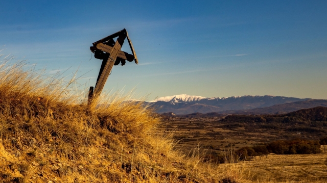 Troițele, repere sacre ale protecției divine în spațiul românesc