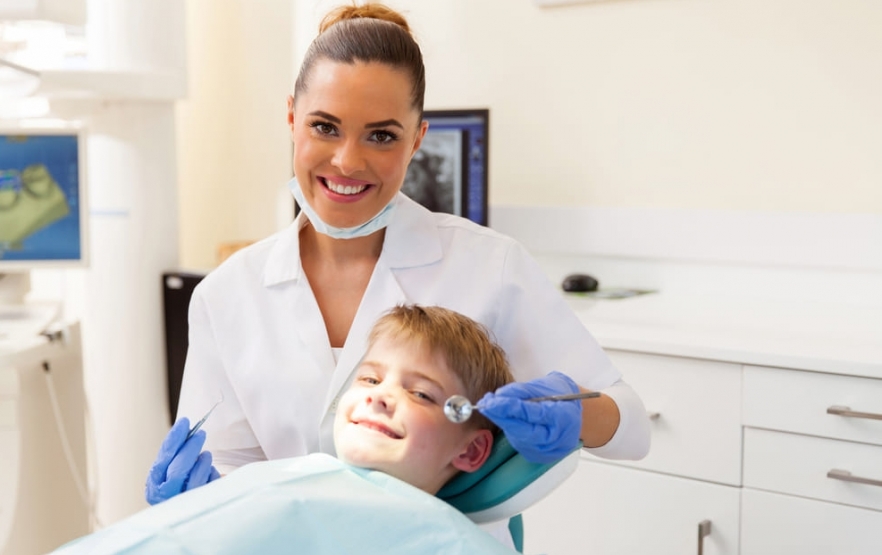 (P) Consultația ortodontică la copii – ce urmărește medicul și ce întrebări să adresezi?