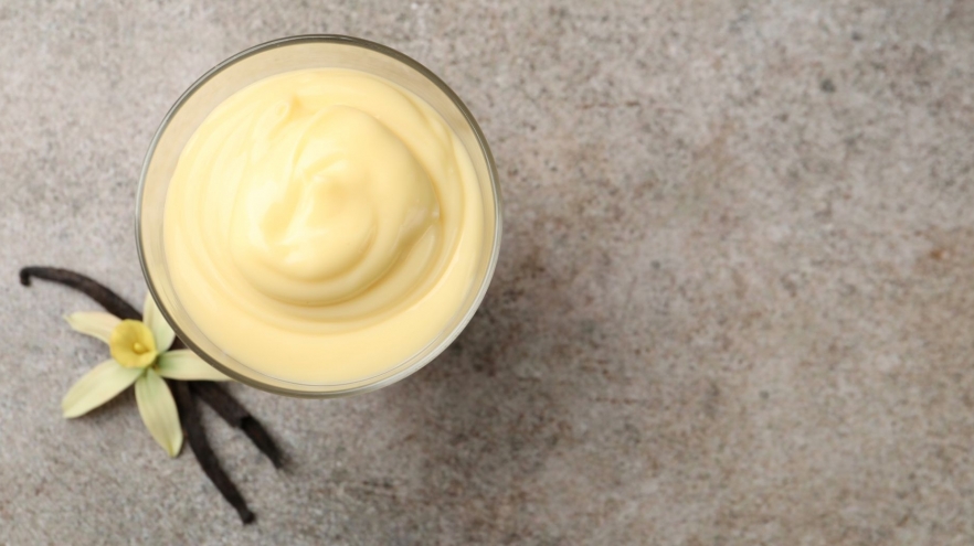 Crema de vanilie, dulce, catifelată și irezistibilă