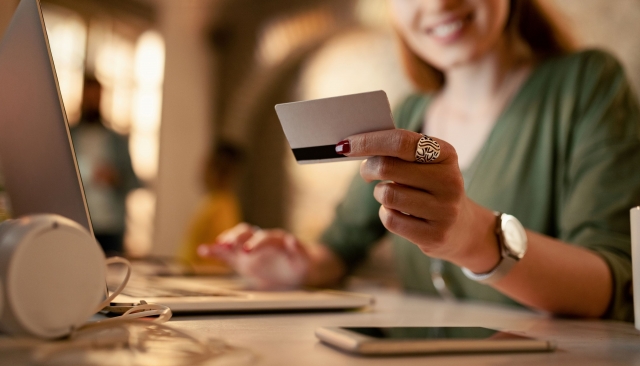 (P) Ce diferențe sunt între un credit în euro și unul în lei