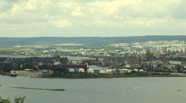 „Cap compas”: Varna frame