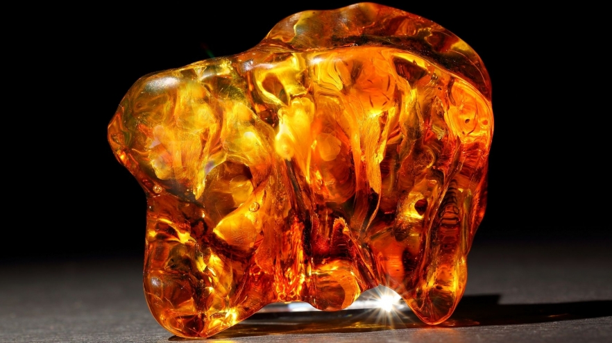 Comoara neagră a Buzăului: locul unde rumanitul spune povestea a milioane de ani