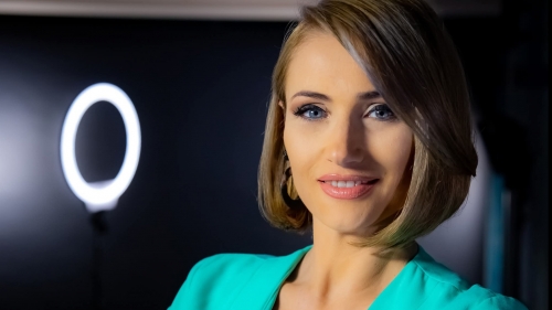 Stela Popa: „Am făcut carte românească, aşa cum şi-au dorit ai mei”