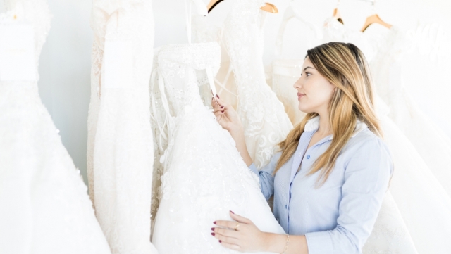 (P) Planificarea bugetului pentru achiziționarea rochiei de mireasă de vis: sfaturi utile 