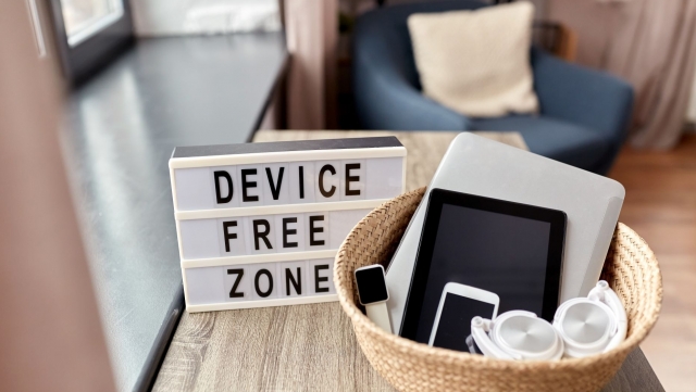 Detoxul digital: avem nevoie să ne recâștigăm timpul și atenția