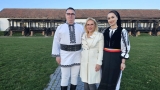 Cristina , Gabriel Bucur, coordonator Ansamblul Jidvei și Cristina Todor
