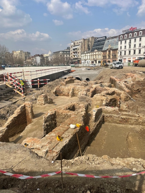 (w500) â€œLocuri,