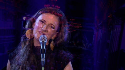 Călătorie muzicală unică la TVR 2: „Vento Leste”, concertul artistei Mara Halunga