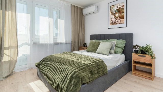 (P) Dormitor luminos în apartamente mici: cum alegi lumina și mobilierul ca să câștigi spațiu