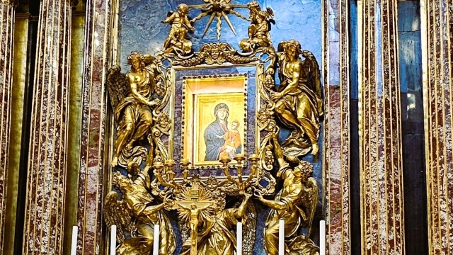 Prezența feminină în Săptămâna Mare și în fruntea Bisericii Anglicane: „A fi acolo” este un act de curaj și iubire