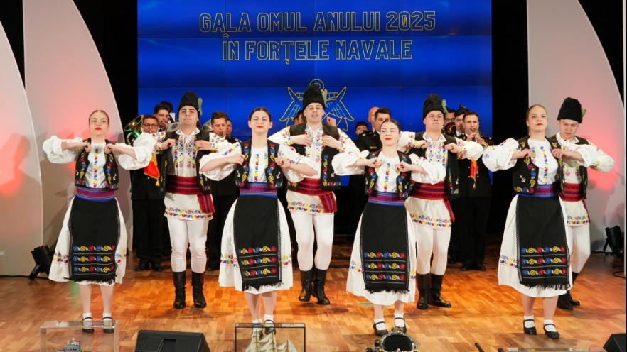 (w882) Gala â€žOm