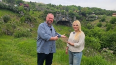 O pădure de liliac întinsă pe aproape 20 de hectare... Totul despre rezervația naturală unică în România, la „Exclusiv în România”, pe TVR 1