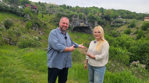 O pădure de liliac întinsă pe aproape 20 de hectare... Totul despre rezervați naturală unică în România, la „Exclusiv în România”, pe TVR 1
