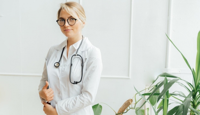 (P) Top 5 clinici de dermatologie private din București – recomandări actualizate