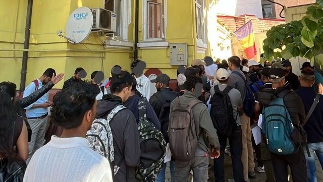 Chinul migranților ilegali pentru a obține o nouă viză de muncă în România: Sunt extrem de speriați. Nici nu știu dacă au decizii de deportare emise pe numele lor 