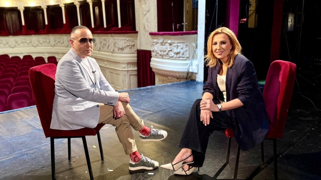 „Scena este locul unde nu ești judecat” spune Răzvan Mazilu, invitatul Irinei Păcurariu la „Rețeaua de Idoli”