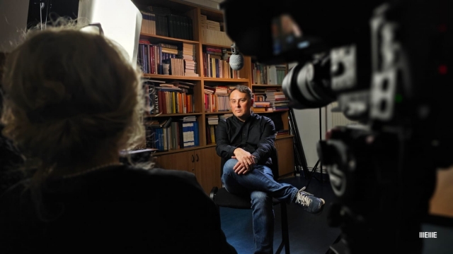 „Fabrica de nemurire” sau cum se asamblează memoria unei națiuni – documentar în premieră la TVR 1