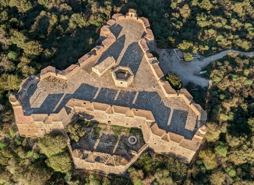 (w882) Castel Por