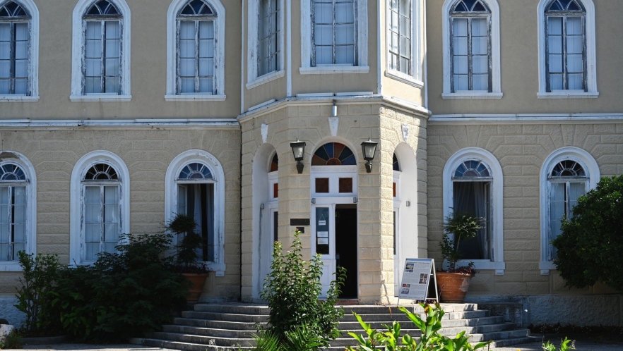 (w882) Palatul Re
