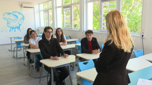 „AI idee?” Examenele... frică şi presiune asupra tinerilor – în dezbatere, la TVR 2